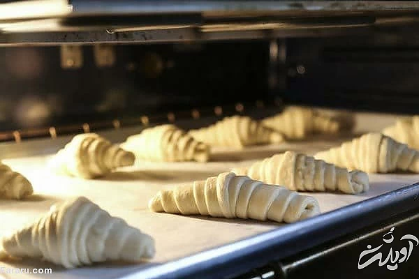 طرز تهیه نان کروسان مناسب صبحانه و عصرانه پخت نان کروسان
